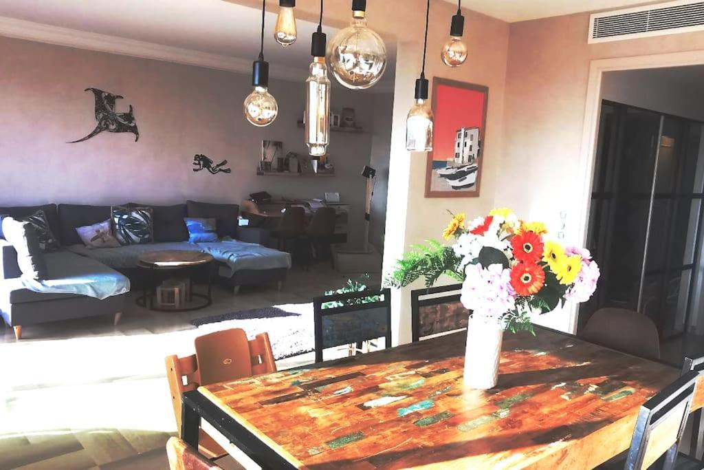 Appartement Nice Centre Vue Mer Avec Piscine Pour Famille, Couple D'Amis Pas De Groupes De Jeunes Autorises Eksteriør billede